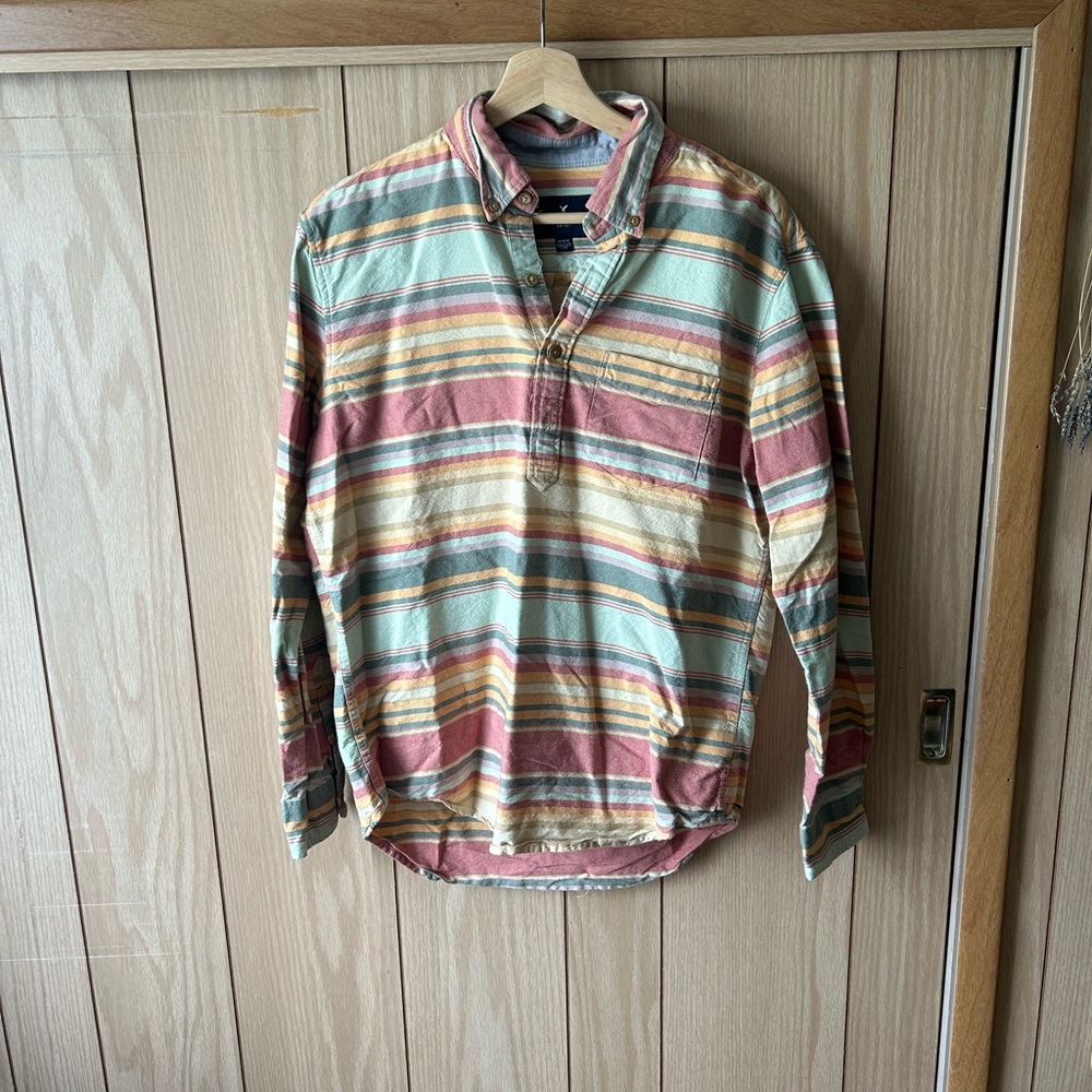 American Eagle Outfitters Red and Green Casual Button Down Shirt